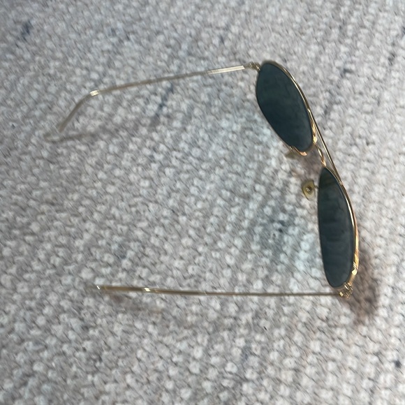 Ray Ban gold frame sunglasses with case - Picture 3 of 8